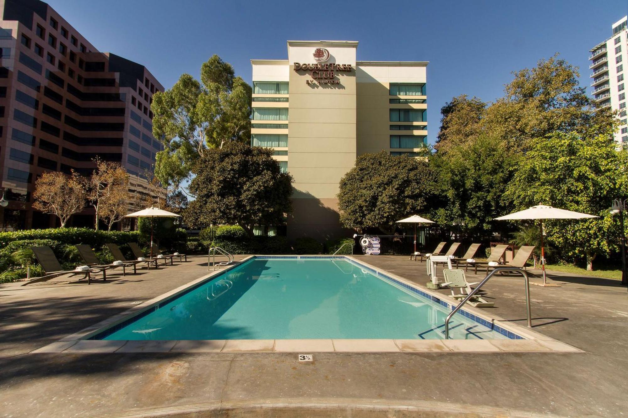 Doubletree By Hilton Orange County Airport Hotel Santa Ana Exterior photo