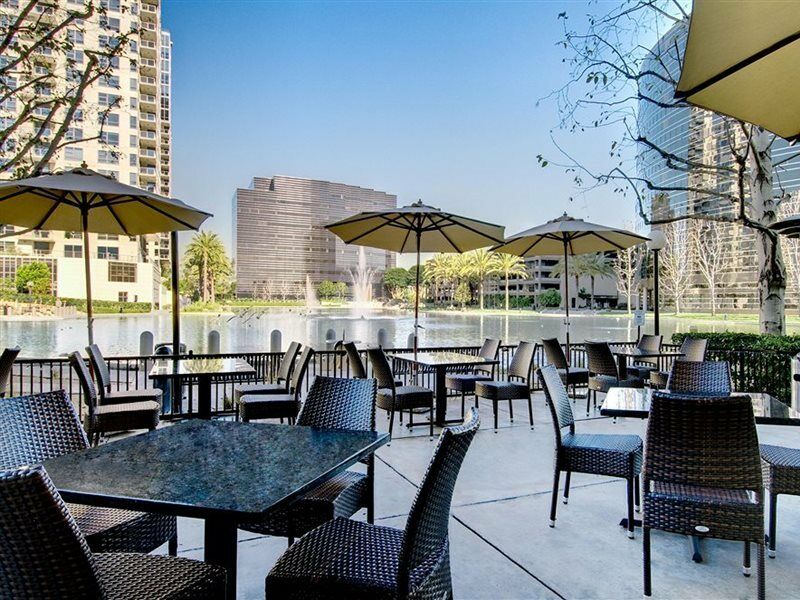 Doubletree By Hilton Orange County Airport Hotel Santa Ana Exterior photo